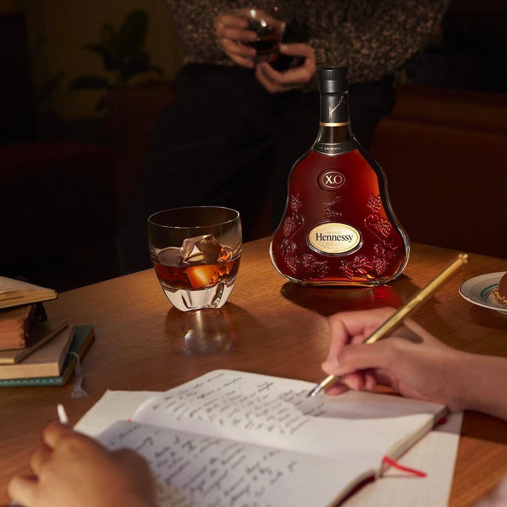 Hennessy X.O 飲用情境圖_客廳