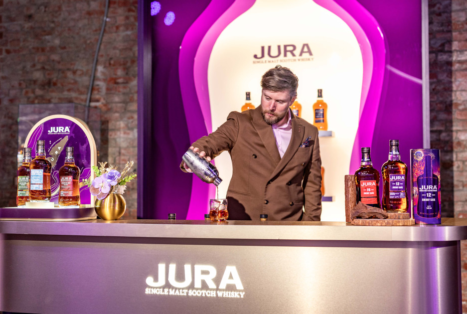 JURA 吉拉全球品牌大使 & WWA 2025全球最佳品牌大使Andrew Lennie親手調製的Jura Sunset