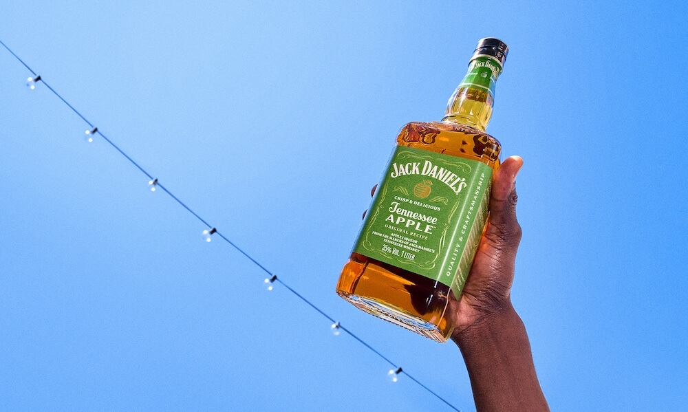 「Jack-Daniel_s-傑克丹尼清爽青蘋果風味，隨時隨地都能盡興」