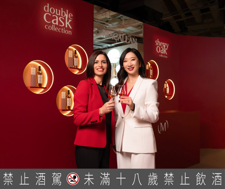 麥卡倫釀酒大師Kirsteen Campbell親臨開幕現場，邀請大家探索麥卡倫無與倫比的工藝、品質與創新。(右為臺灣愛丁頓董事總經理黃皓茵 Helen Wong、左為麥卡倫釀酒大師Kirsteen Campbell)