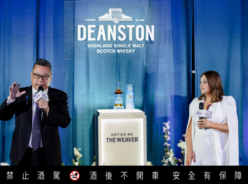 品牌大使Jakie Lee(左)、CVH首席調酒師 Julieann Fernandez(右)