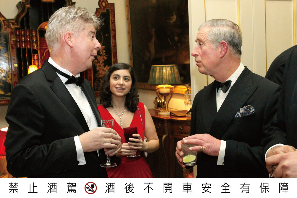 作為藝術文化的推動者,SPEY 以人才培育、文化場域與世界級展演連結台灣與國際藝術能量,從台南 SPEY Art Space 到泰德現代美術館合作引進經典真跡,持續以時間與行動支持創作。圖為英國國王查爾斯三世與詩貝總裁麥當強(John Harvey McDonough)。