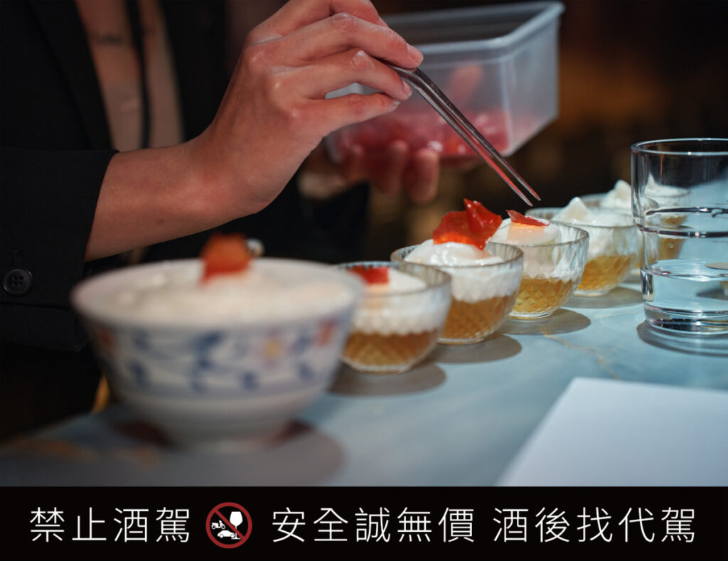 2026《金酒盃-職業組》決賽現場,調酒師打造兼具視覺與味覺的藝術級調酒。