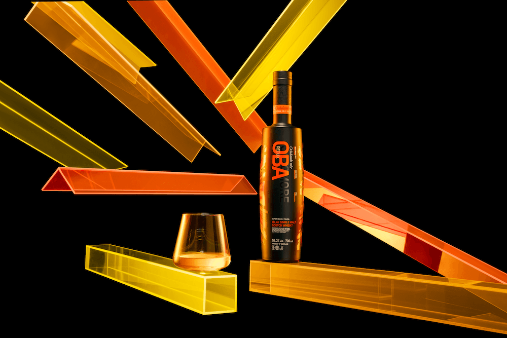 泥煤盛宴即將開席,年度鉅作奧特摩17系列揭開序幕_Bruichladdich-奧特摩2026艾雷島嘉年華限定版-單一麥芽蘇格蘭威士忌_形象照